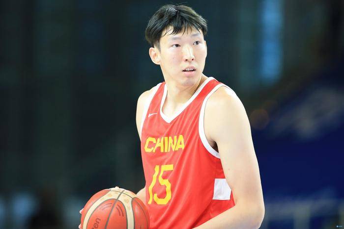 后来得知这块砖头不是普通的砖头，它是非常宝贵的，很多人祖祖辈辈都来守护这块长城砖。