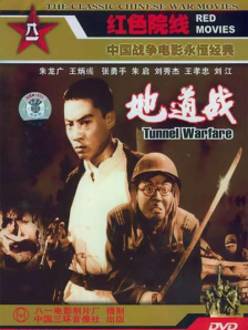 泰勒·斯威夫特摘乡村创作人奖 六度夺奖破记录 2013-10-14 美国当地时间10月13日，歌手泰勒·斯威夫特第六次获得了美国纳什维尔作曲家协会颁发的年度艺人奖。